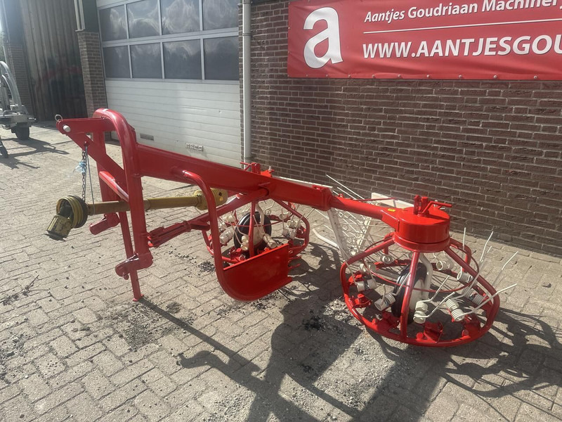 Strela hooischudder - Gebruikt - Szénaforgató: 5 kép. Strela hooischudder - Gebruikt - Szénaforgató: 5 kép.