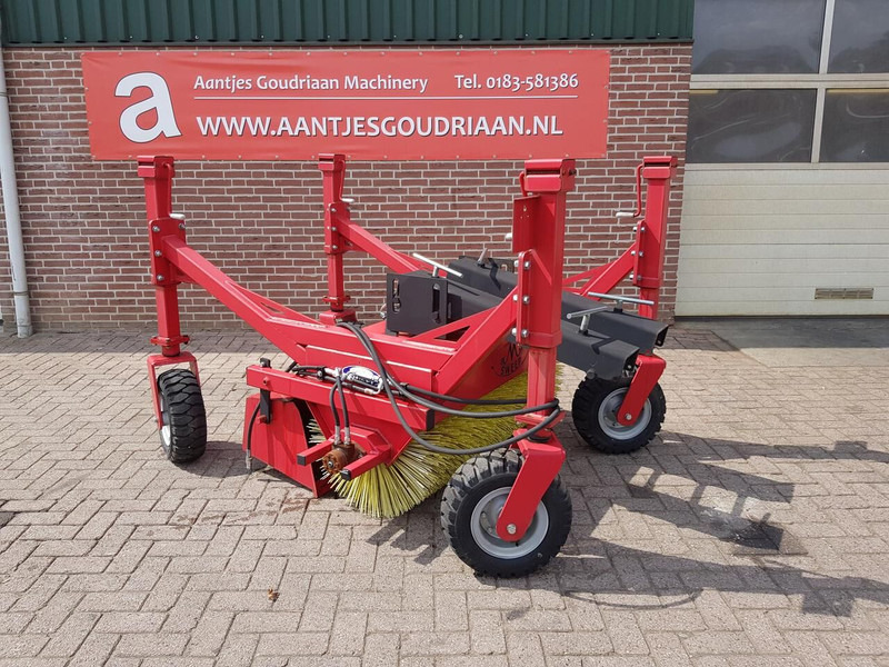 Veegmachine HSV125 voor Heftruck / shov - Ferde seprő: 1 kép. Veegmachine HSV125 voor Heftruck / shov - Ferde seprő: 1 kép.