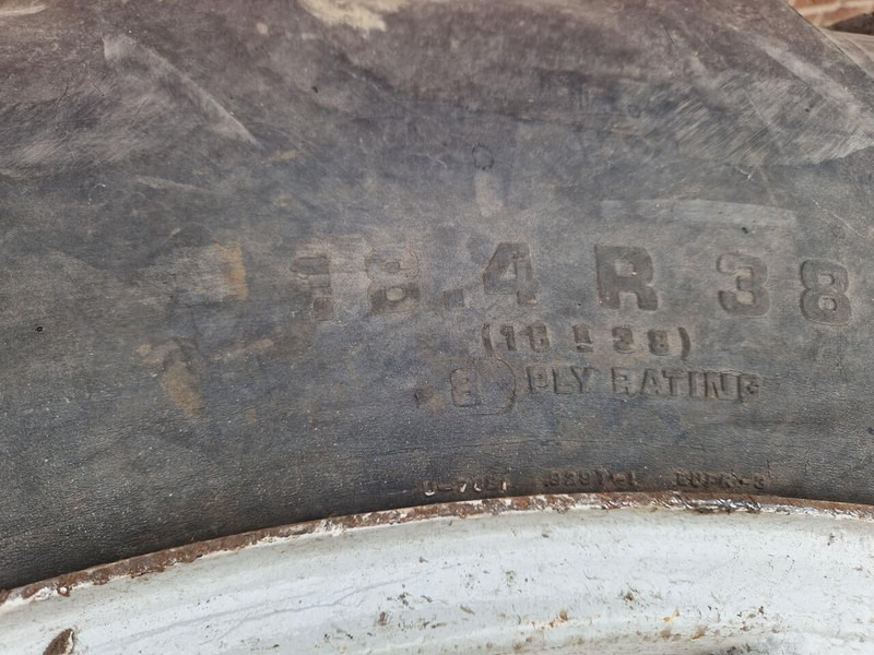 Vredestein - Gumiabroncsok és felnik: 4 kép. Vredestein - Gumiabroncsok és felnik: 4 kép.