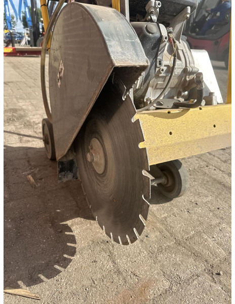 WACKER NEUSON BFS 1345 - Aszfaltozó gép: 5 kép. WACKER NEUSON BFS 1345 - Aszfaltozó gép: 5 kép.