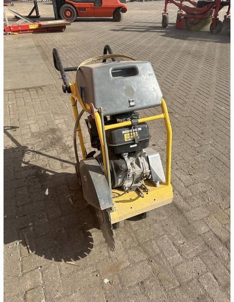 WACKER NEUSON BFS 1345 - Aszfaltozó gép: 4 kép. WACKER NEUSON BFS 1345 - Aszfaltozó gép: 4 kép.
