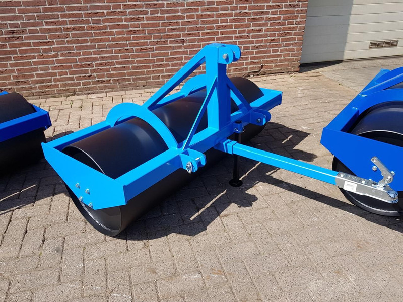 Landrol LR 160 - Mezőgazdasági hengerek: 3 kép. Landrol LR 160 - Mezőgazdasági hengerek: 3 kép.