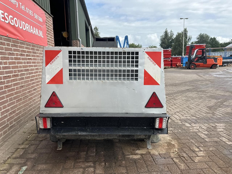 Lucht compressor - Gebruikt - Légkompresszor: 4 kép. Lucht compressor - Gebruikt - Légkompresszor: 4 kép.