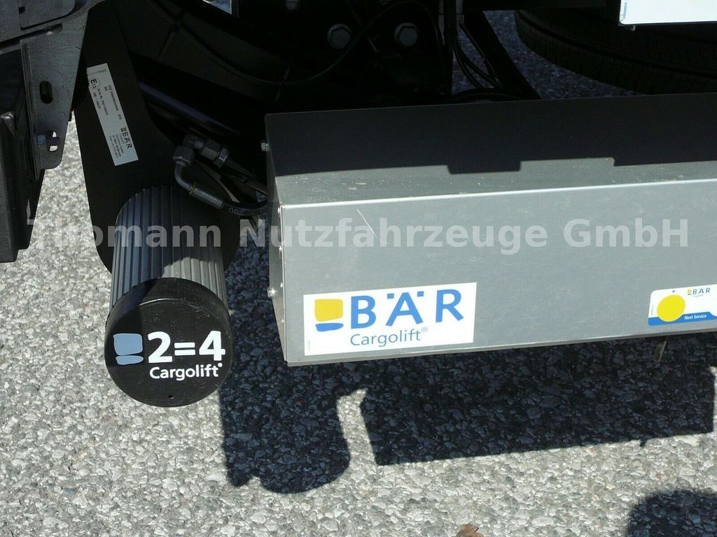 Új Dobozos kisteherautó Ford Transit Koffer Ladebordwand Klima Temp. DAB: 18 kép.