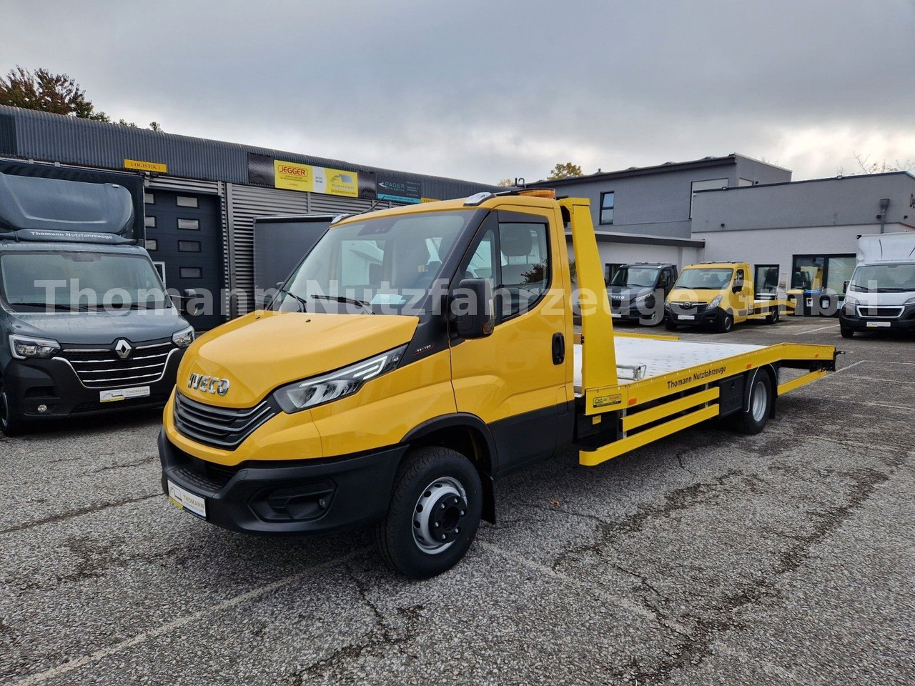 Iveco DAILY 70C18 Festplateau Alu Premium Navi ACC - Vontató: 2 kép. Iveco DAILY 70C18 Festplateau Alu Premium Navi ACC - Vontató: 2 kép.