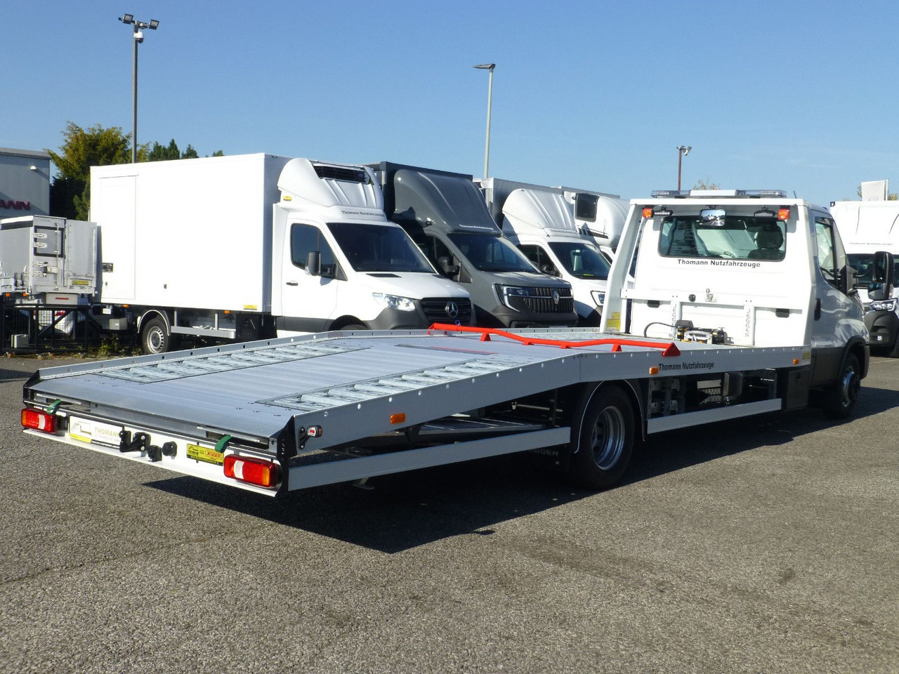 Iveco DAILY 70C21 Festplateau Alu Premium Automatik - Vontató: 5 kép. Iveco DAILY 70C21 Festplateau Alu Premium Automatik - Vontató: 5 kép.