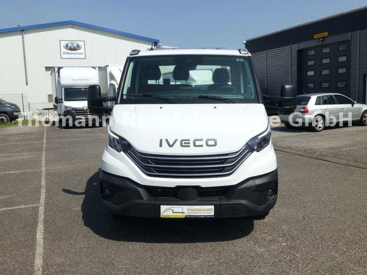 Iveco Daily 35S18 Autotransporter Aut. Luftfed. NAVI - Vontató: 3 kép. Iveco Daily 35S18 Autotransporter Aut. Luftfed. NAVI - Vontató: 3 kép.