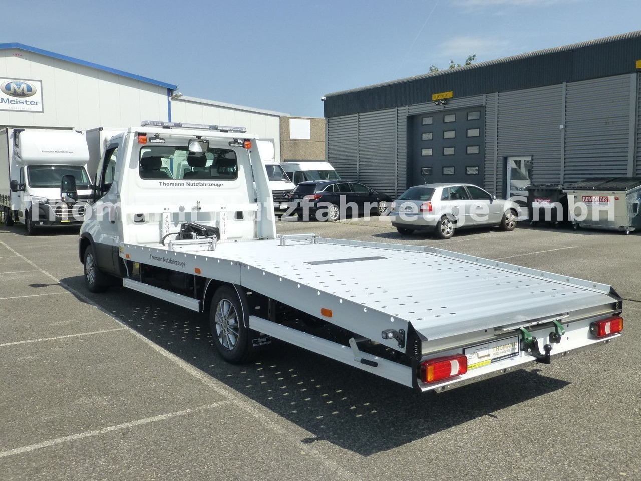 Iveco Daily 35S18 Autotransporter Aut. Luftfed. NAVI - Vontató: 5 kép. Iveco Daily 35S18 Autotransporter Aut. Luftfed. NAVI - Vontató: 5 kép.
