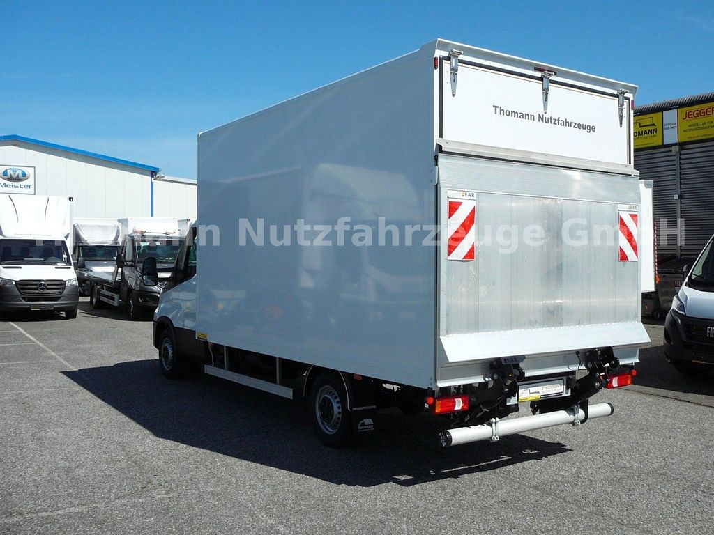Iveco Daily 35S18 Koffer Ladebordwand Iveco Daily 35S18 Koffer Ladebordwand - Dobozos kisteherautó: 5 kép. Iveco Daily 35S18 Koffer Ladebordwand Iveco Daily 35S18 Koffer Ladebordwand - Dobozos kisteherautó: 5 kép.