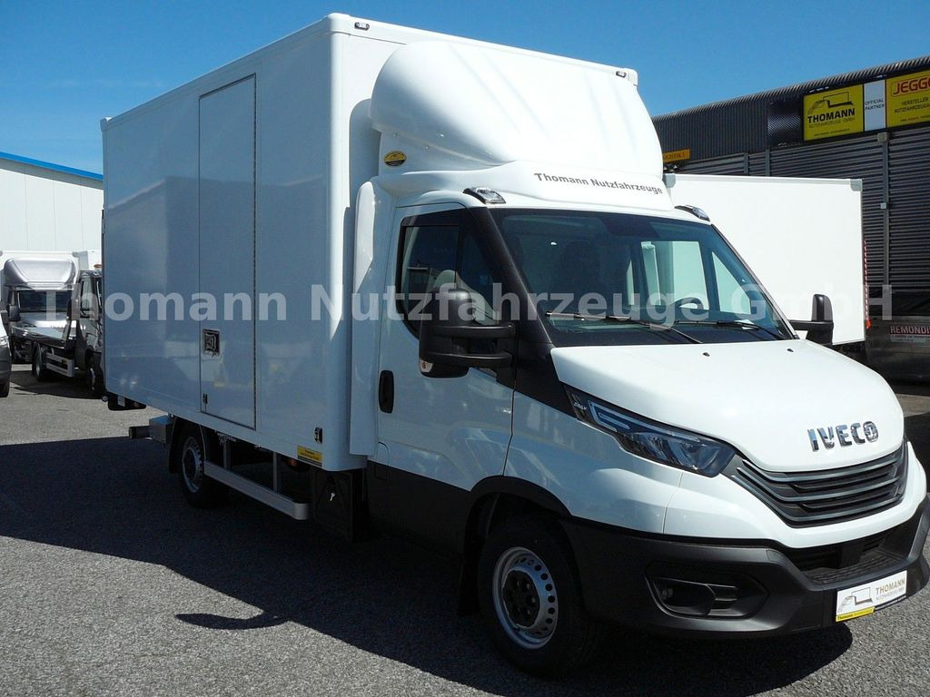 Iveco Daily 35S18 Koffer Ladebordwand - Dobozos kisteherautó: 2 kép. Iveco Daily 35S18 Koffer Ladebordwand - Dobozos kisteherautó: 2 kép.