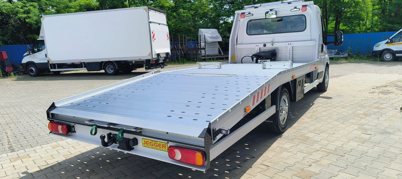 Toyota Proace Autotransporter Vollalu Aut. Navi - Kisteherautó: 3 kép. Toyota Proace Autotransporter Vollalu Aut. Navi - Kisteherautó: 3 kép.