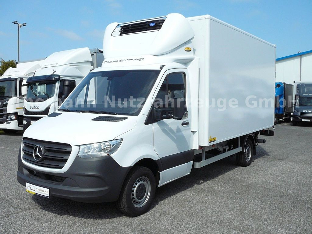 Mercedes-Benz Sprinter 317 CDI Kühlkoffer LBW Xarios 300 GH Mercedes-Benz Sprinter 317 CDI Kühlkoffer LBW Xarios 300 GH - Hűtős kisteherautó: 2 kép. Mercedes-Benz Sprinter 317 CDI Kühlkoffer LBW Xarios 300 GH Mercedes-Benz Sprinter 317 CDI Kühlkoffer LBW Xarios 300 GH - Hűtős kisteherautó: 2 kép.