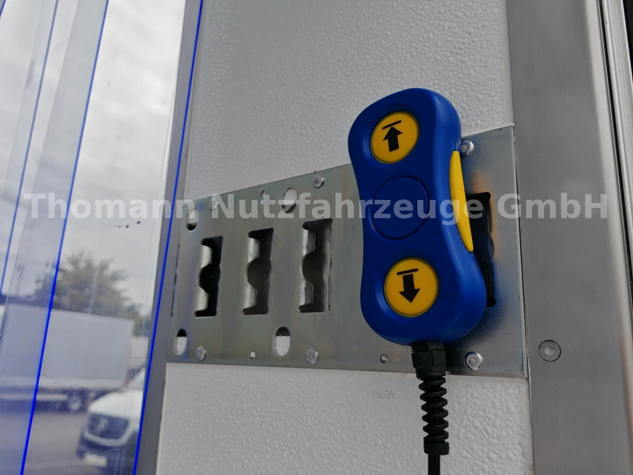 Hűtős kisteherautó Mercedes-Benz Sprinter 319 CDI Kühlkoffer Xarios 300 LBW: 28 kép.