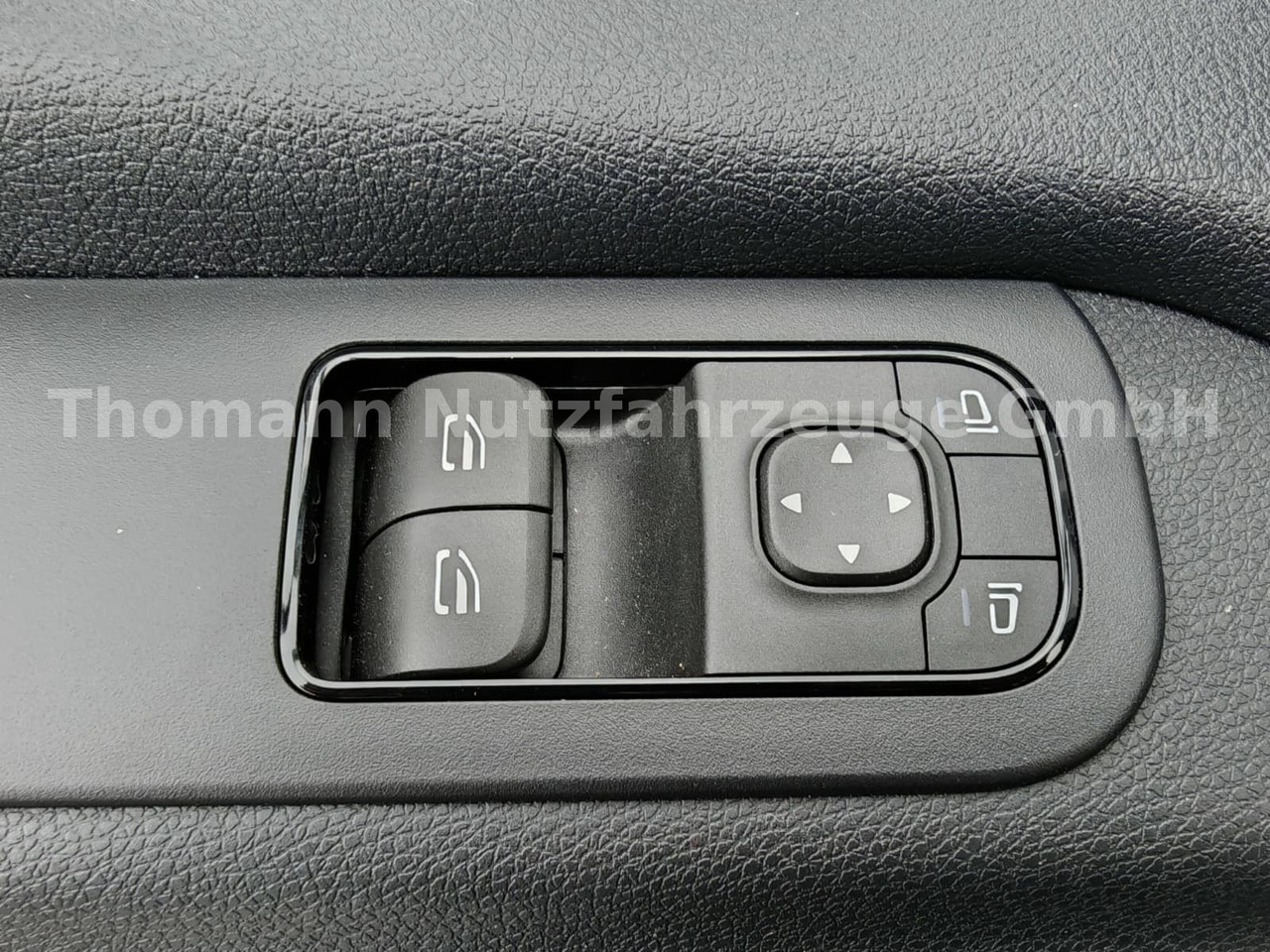 Hűtős kisteherautó Mercedes-Benz Sprinter 319 CDI Kühlkoffer Xarios 300 LBW: 26 kép.