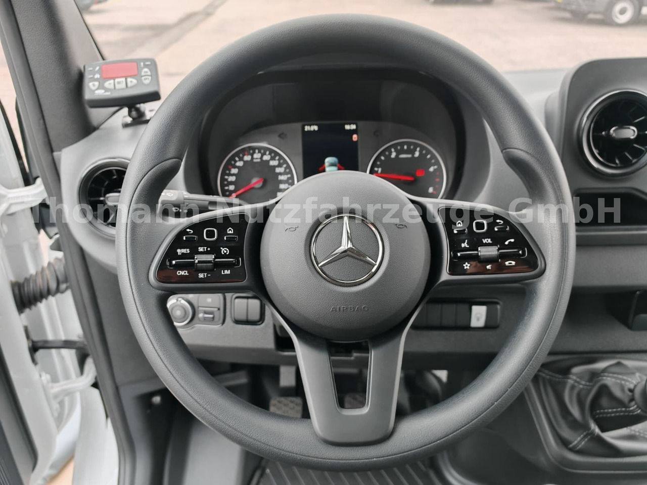 Hűtős kisteherautó Mercedes-Benz Sprinter 319 CDI Kühlkoffer Xarios 300 LBW: 19 kép.