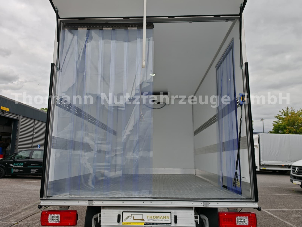 Hűtős kisteherautó Mercedes-Benz Sprinter 319 CDI Kühlkoffer Xarios 300 LBW: 10 kép.