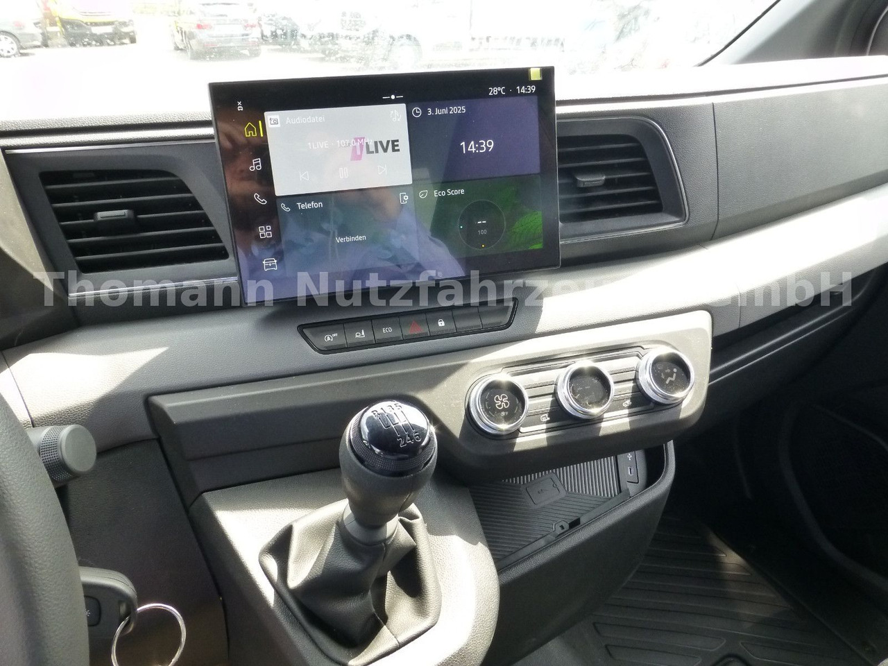 Ponyvás kisteherautó Renault NEW Master Pritsche Plane Schlafkabine: 19 kép. Ponyvás kisteherautó Renault NEW Master Pritsche Plane Schlafkabine: 19 kép.