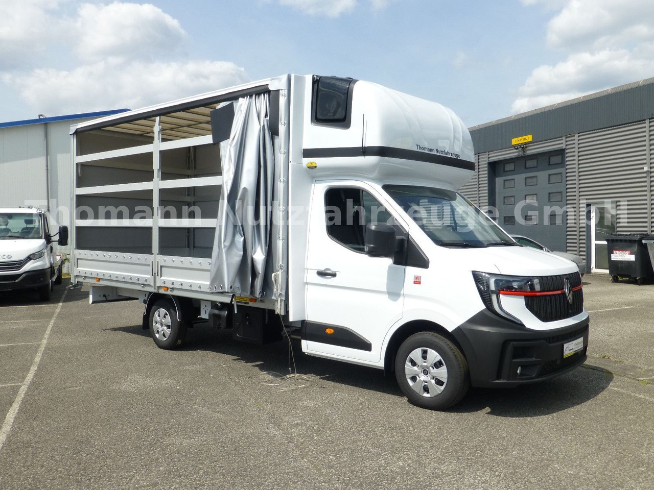 Ponyvás kisteherautó Renault NEW Master Pritsche Plane Schlafkabine: 7 kép. Ponyvás kisteherautó Renault NEW Master Pritsche Plane Schlafkabine: 7 kép.