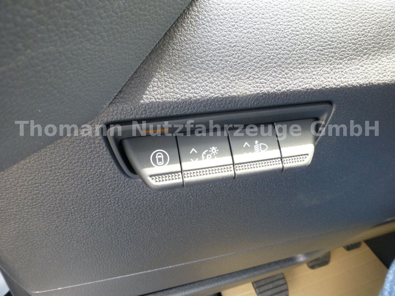 Ponyvás kisteherautó Renault NEW Master Pritsche Plane Schlafkabine: 22 kép. Ponyvás kisteherautó Renault NEW Master Pritsche Plane Schlafkabine: 22 kép.