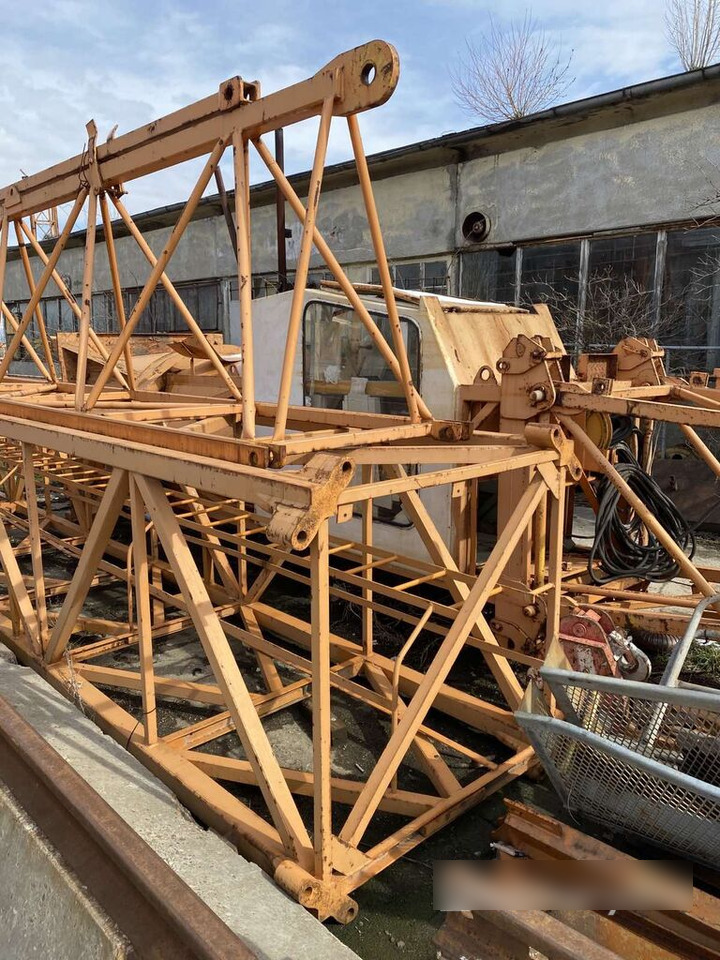 Liebherr 63HC - Toronydaru: 3 kép. Liebherr 63HC - Toronydaru: 3 kép.