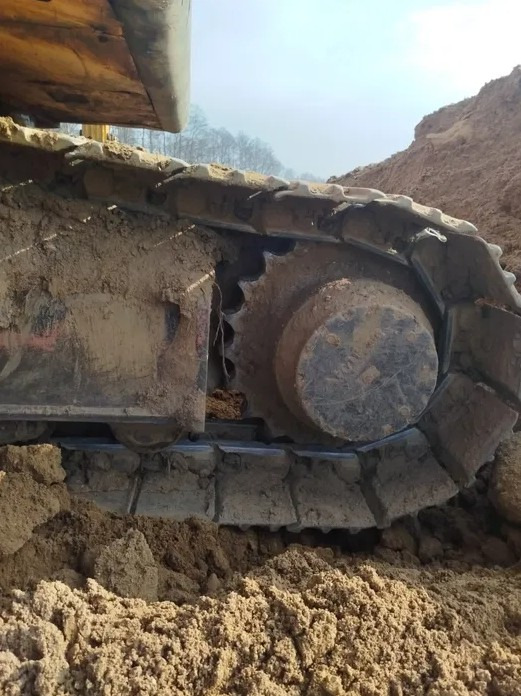Hyundai 290 NLC-7A - Lánctalpas kotró: 3 kép. Hyundai 290 NLC-7A - Lánctalpas kotró: 3 kép.