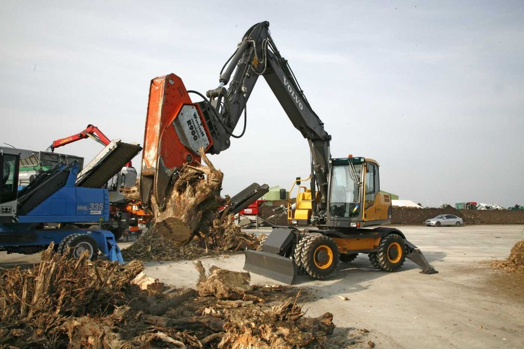 Westtech R900 R1300 Rodeschere Wurzelstock - Adapterek - Erdészeti gép: 1 kép. Westtech R900 R1300 Rodeschere Wurzelstock - Adapterek - Erdészeti gép: 1 kép.