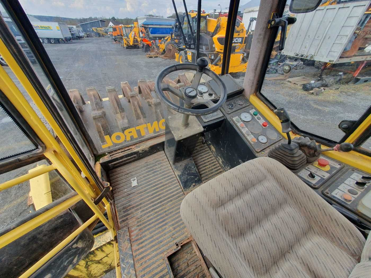 BOMAG BW 225 D-3 / 2001 / nur 3.824h! / Variocontrol lízing BOMAG BW 225 D-3 / 2001 / nur 3.824h! / Variocontrol: 11 kép.