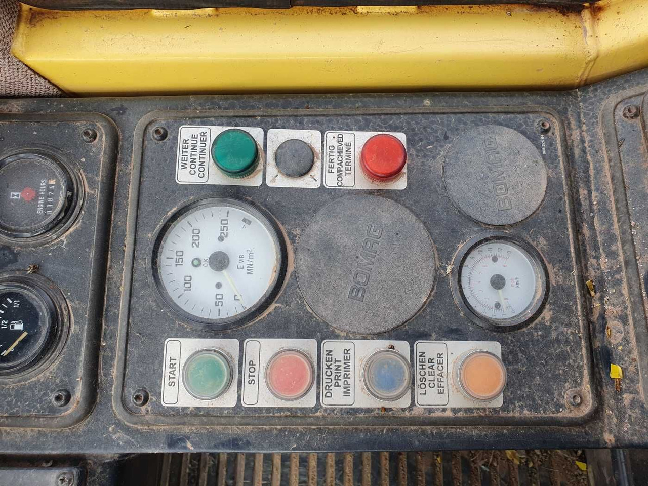 BOMAG BW 225 D-3 / 2001 / nur 3.824h! / Variocontrol lízing BOMAG BW 225 D-3 / 2001 / nur 3.824h! / Variocontrol: 12 kép.