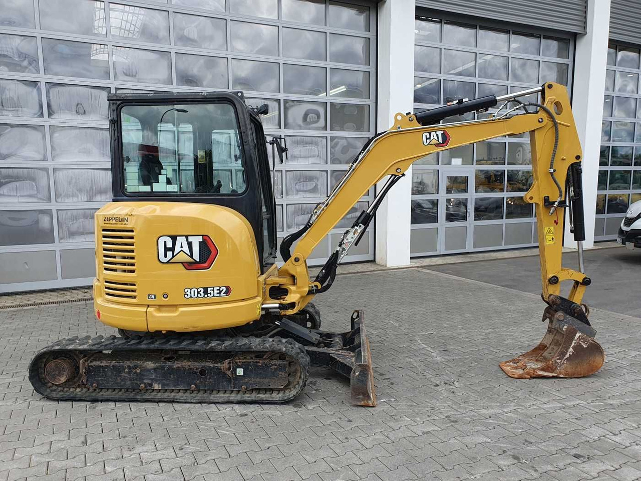 CAT 303.5E2CR / nur 2.107h! / 1x Tieflöffel / 2021 - Minikotró: 2 kép. CAT 303.5E2CR / nur 2.107h! / 1x Tieflöffel / 2021 - Minikotró: 2 kép.