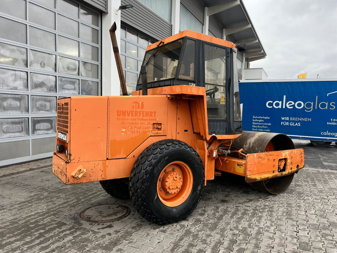 CAT CS 433C Walze / 3804 h - Talajtömörítő: 3 kép. CAT CS 433C Walze / 3804 h - Talajtömörítő: 3 kép.