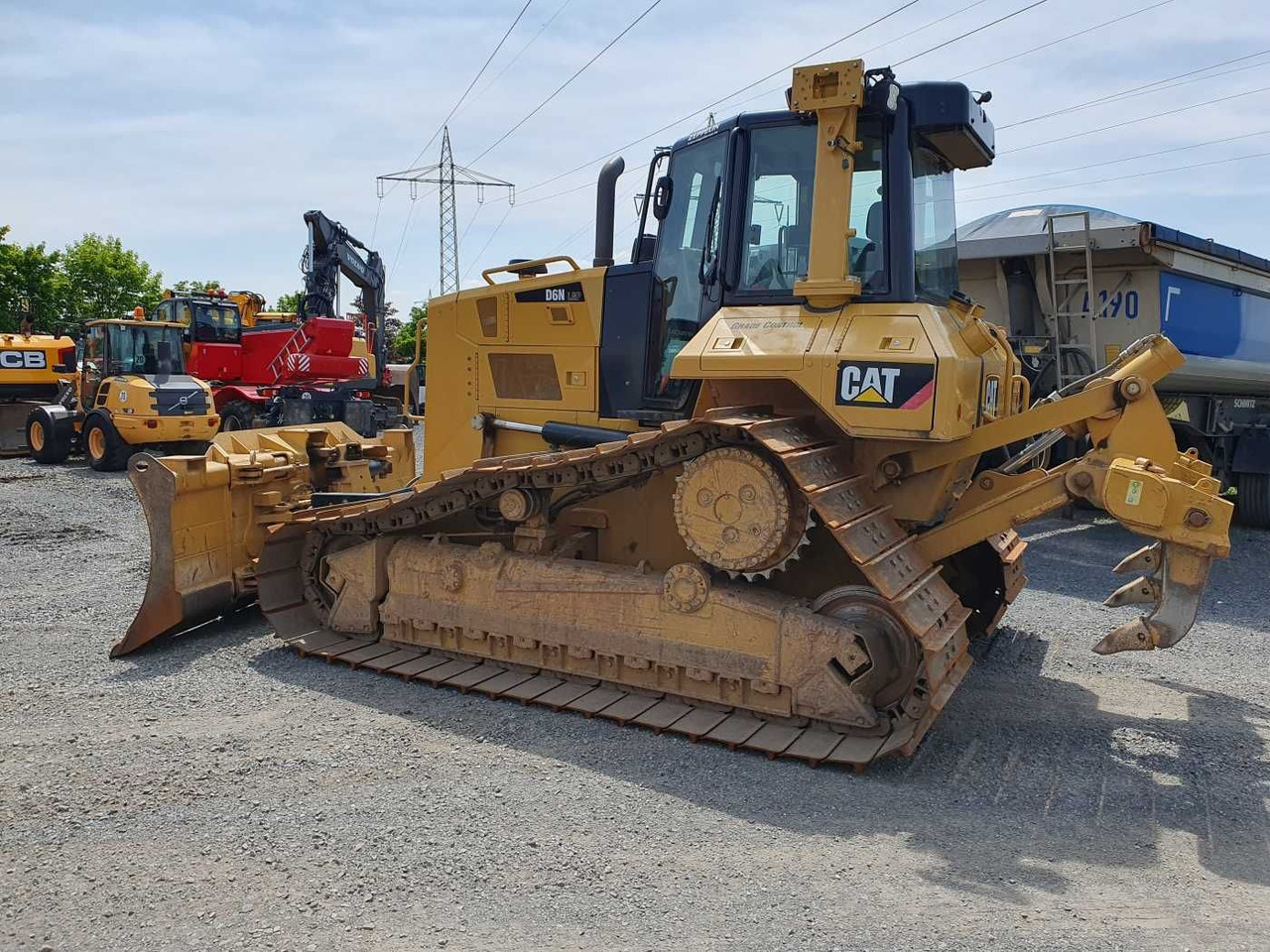 CAT D6N LGP / 8.524h / Klappschild / Ripper - Buldózer: 3 kép. CAT D6N LGP / 8.524h / Klappschild / Ripper - Buldózer: 3 kép.