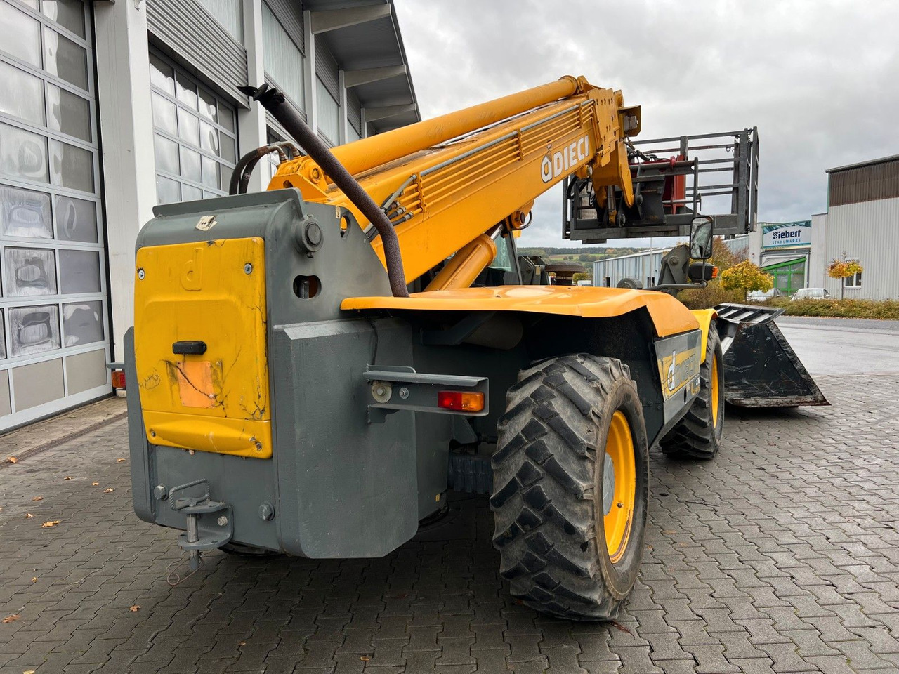 Dieci Icarus 40.16 ET 166 / 4.238 h / 2003 - Teleszkópos rakodó: 4 kép. Dieci Icarus 40.16 ET 166 / 4.238 h / 2003 - Teleszkópos rakodó: 4 kép.