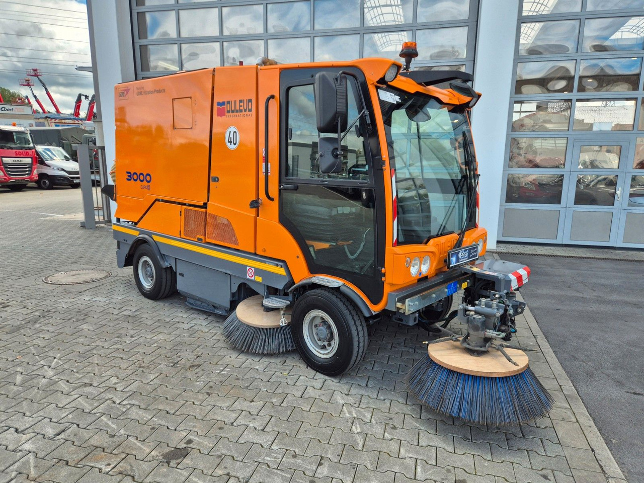 Dulevo 3000 T Revolution 5.134h - Utcaseprő gép: 4 kép. Dulevo 3000 T Revolution 5.134h - Utcaseprő gép: 4 kép.