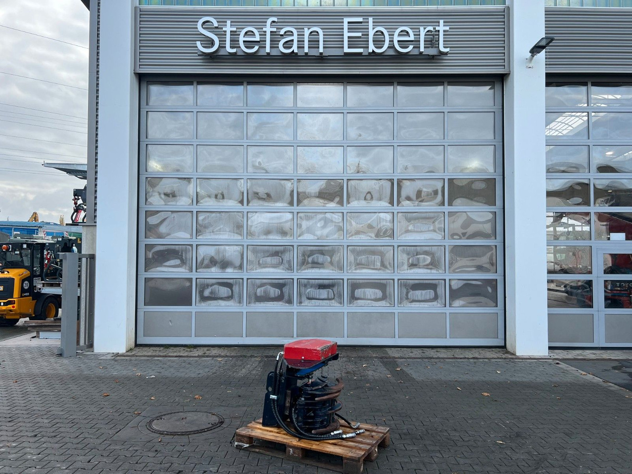 Intermercato TG 22 PRO-SR5 Greifersäge / MS 08 - Egyéb gépek: 1 kép. Intermercato TG 22 PRO-SR5 Greifersäge / MS 08 - Egyéb gépek: 1 kép.