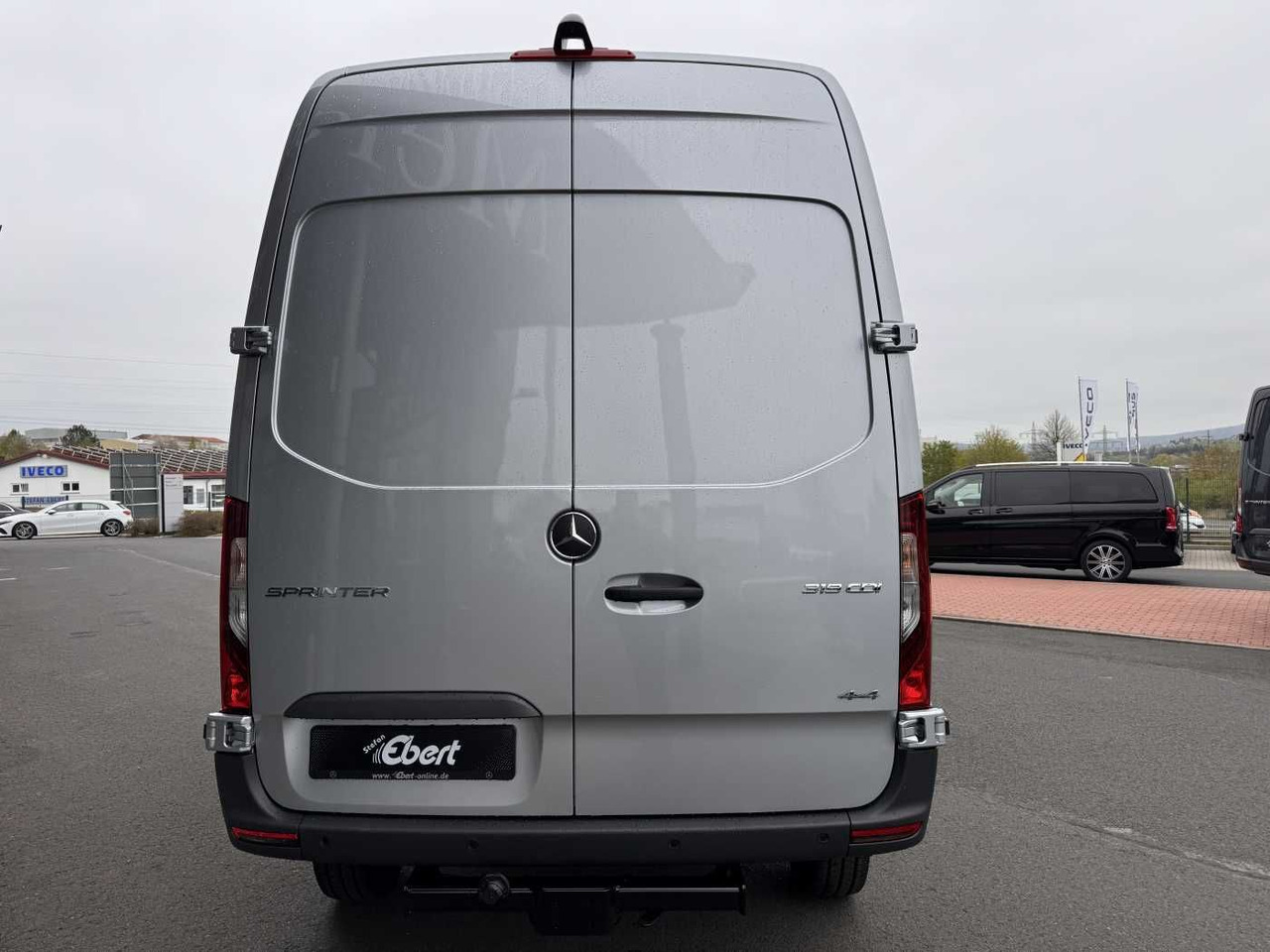 Mercedes-Benz Sprinter 319 CDI 4x4 3665 Klima Standheiz AHK - Egyéb gépek: 5 kép. Mercedes-Benz Sprinter 319 CDI 4x4 3665 Klima Standheiz AHK - Egyéb gépek: 5 kép.