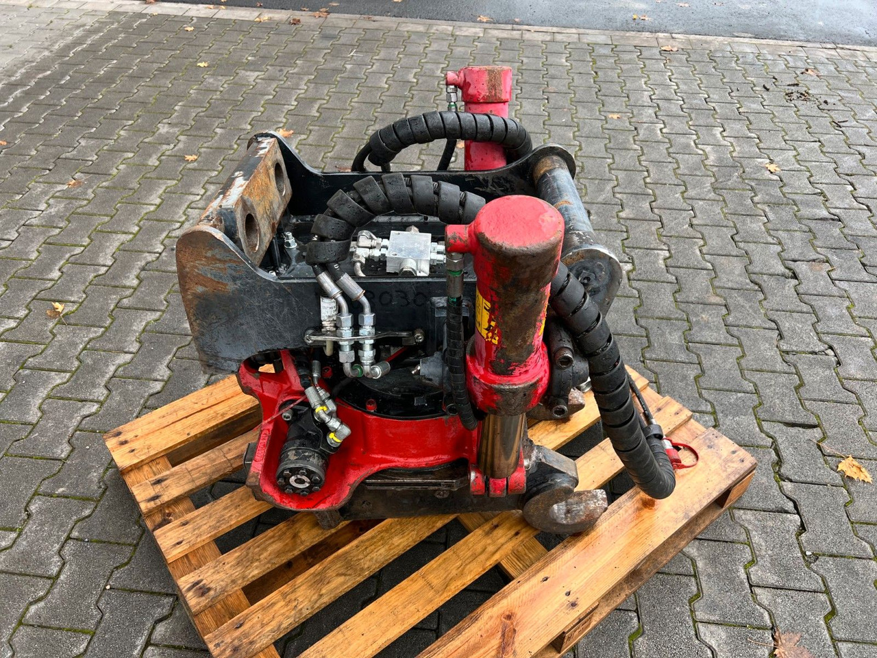 Indexator RT40 / Rototilt R4 / MS10 Sandwich - Tiltrotátor: 5 kép. Indexator RT40 / Rototilt R4 / MS10 Sandwich - Tiltrotátor: 5 kép.