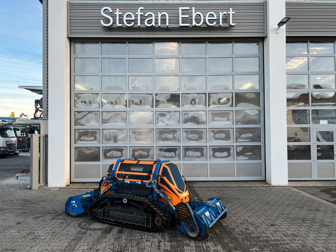 Irus Twin 75V2 Raupe / Mulcher / Funk - Erdészeti mulcsozó: 1 kép. Irus Twin 75V2 Raupe / Mulcher / Funk - Erdészeti mulcsozó: 1 kép.