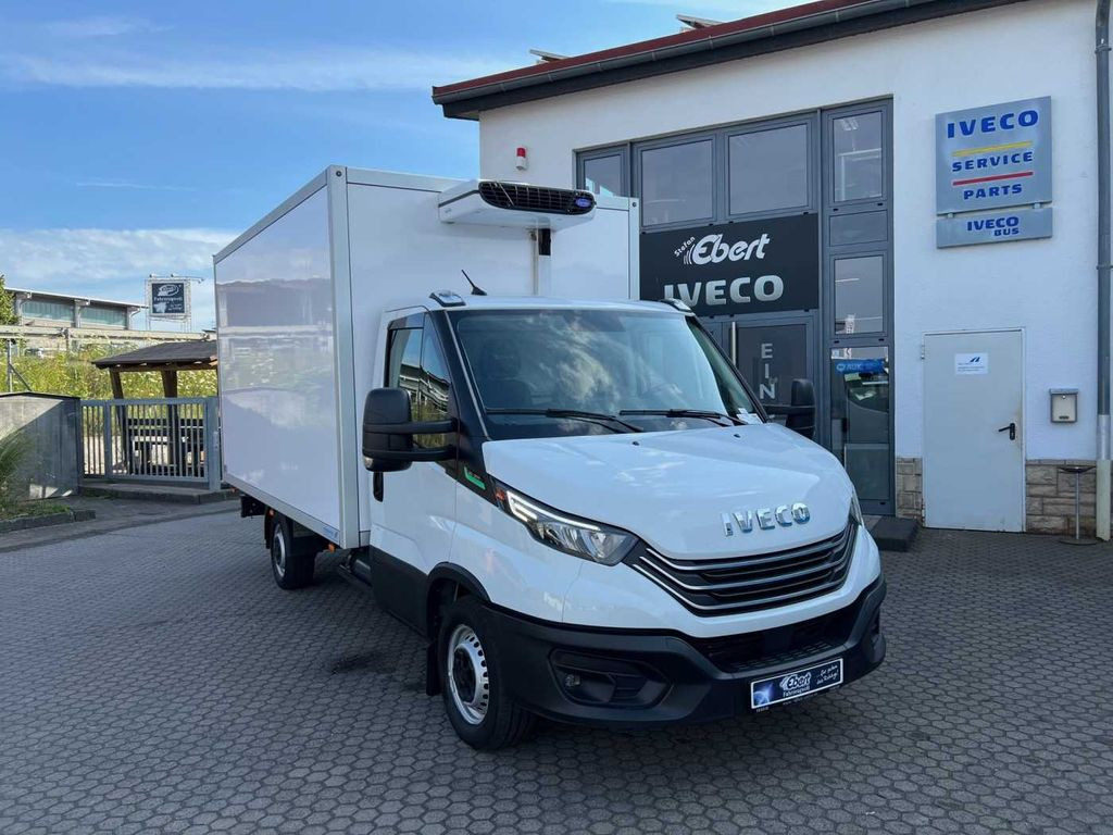 Iveco 35S14 A8 CNG Koffer *3-Sitze*Klima*Automatik* Iveco 35S14 A8 CNG Koffer *3-Sitze*Klima*Automatik* - Hűtős kisteherautó: 1 kép. Iveco 35S14 A8 CNG Koffer *3-Sitze*Klima*Automatik* Iveco 35S14 A8 CNG Koffer *3-Sitze*Klima*Automatik* - Hűtős kisteherautó: 1 kép.