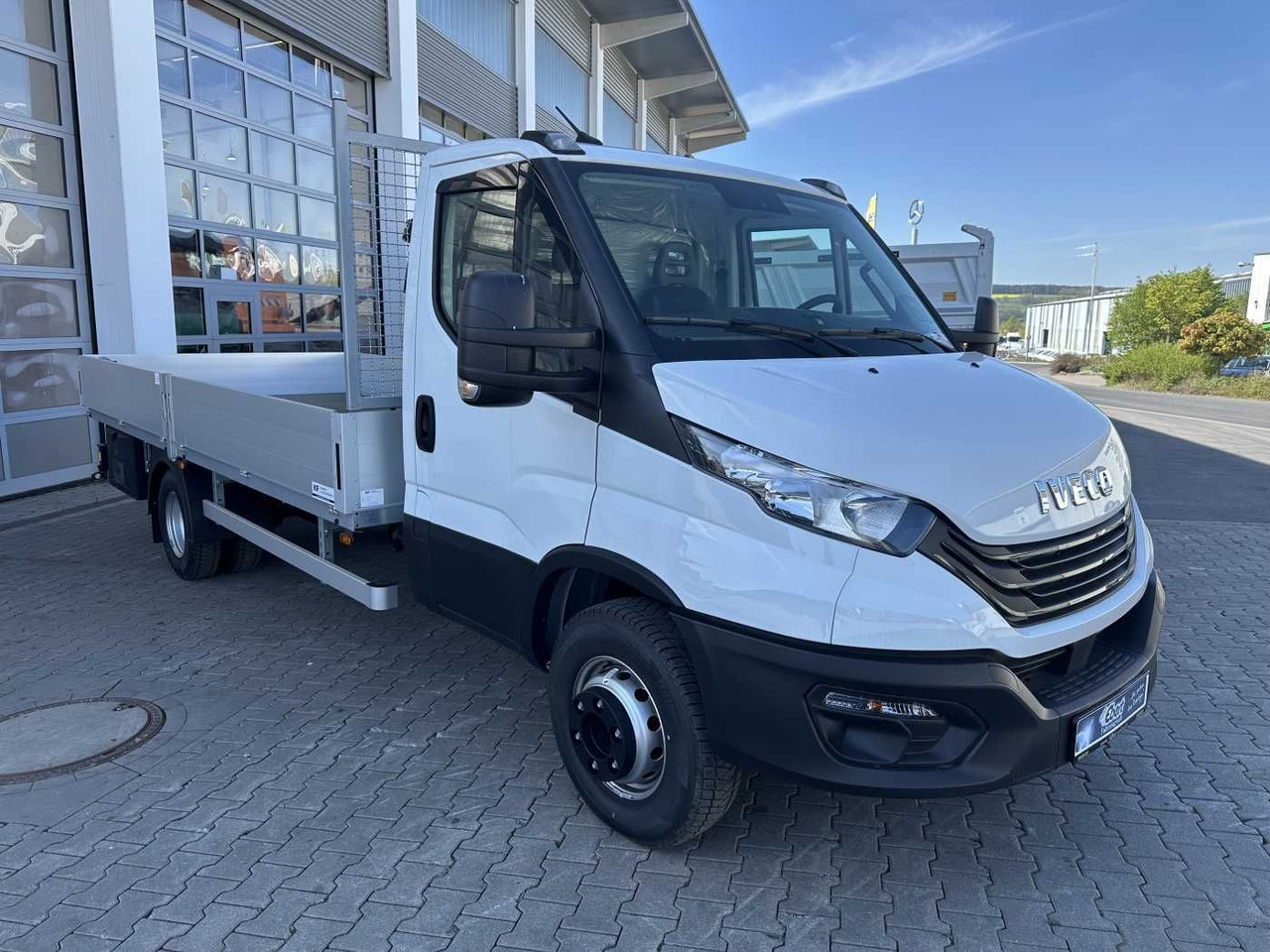 Iveco 60C16H 3.0L *R4.350mm*AHK*3-Sitze*Klima* - Platós kisteherautó: 5 kép. Iveco 60C16H 3.0L *R4.350mm*AHK*3-Sitze*Klima* - Platós kisteherautó: 5 kép.