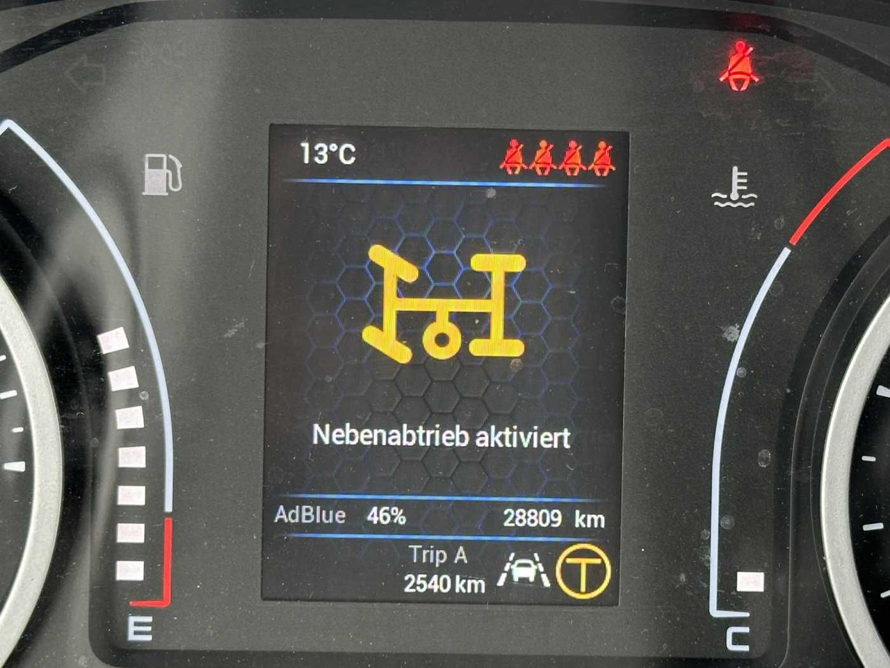 Billenőplatós kisteherautó Iveco 70C18H 3-S.Kipper *R.3750mm*7Sitze*AHK*: 15 kép.