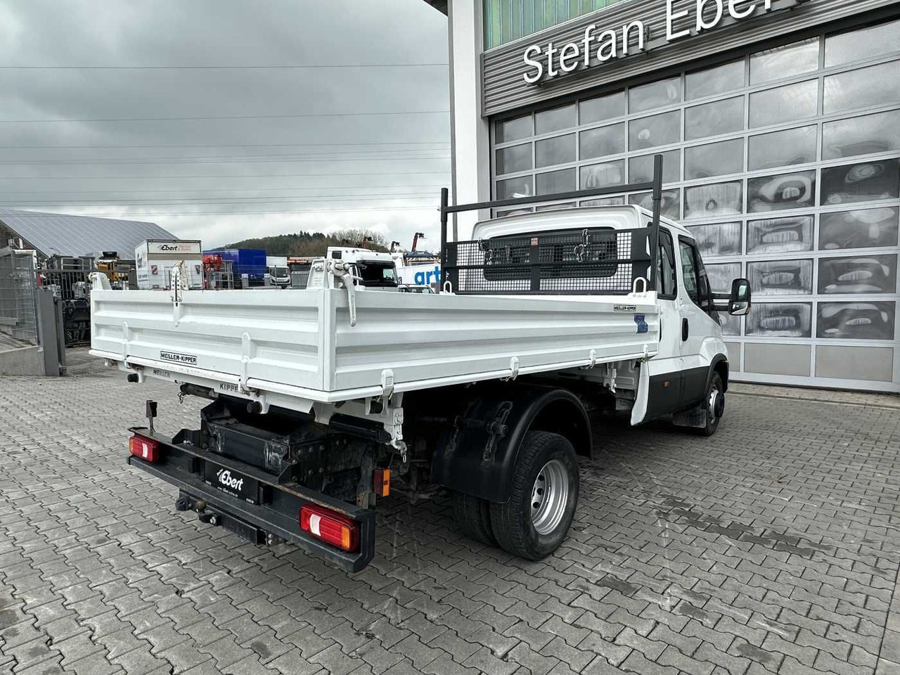Billenőplatós kisteherautó Iveco 70C18H 3-S.Kipper *R.3750mm*7Sitze*AHK*: 6 kép.