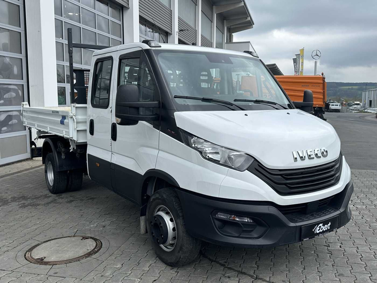 Billenőplatós kisteherautó Iveco 70C18H 3-S.Kipper *R.3750mm*7Sitze*AHK*: 7 kép.