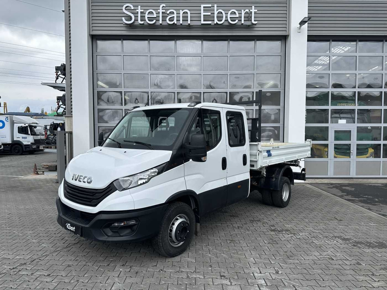 Iveco 70C18H 3-S.Kipper *R.3750mm*7Sitze*AHK* - Billenőplatós kisteherautó: 1 kép. Iveco 70C18H 3-S.Kipper *R.3750mm*7Sitze*AHK* - Billenőplatós kisteherautó: 1 kép.