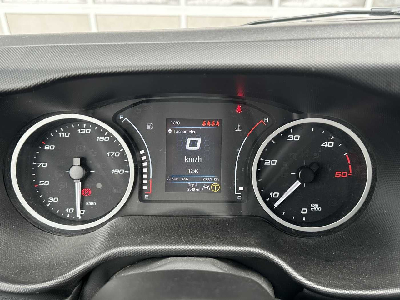 Billenőplatós kisteherautó Iveco 70C18H 3-S.Kipper *R.3750mm*7Sitze*AHK*: 11 kép.