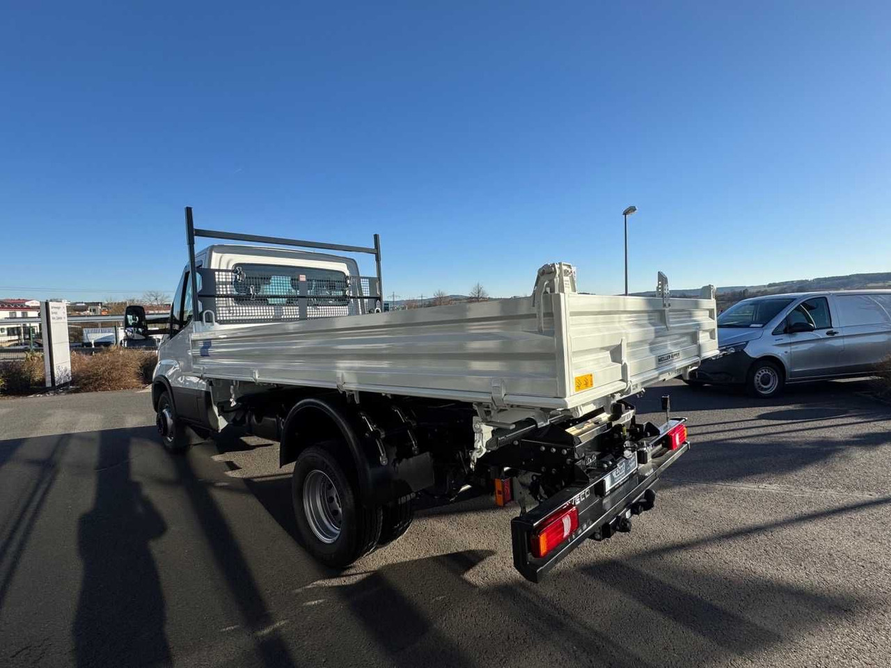 Iveco 70C18H Meiller 3-S.Kipper *2xAHK*Klima* - Billenőplatós kisteherautó: 5 kép. Iveco 70C18H Meiller 3-S.Kipper *2xAHK*Klima* - Billenőplatós kisteherautó: 5 kép.