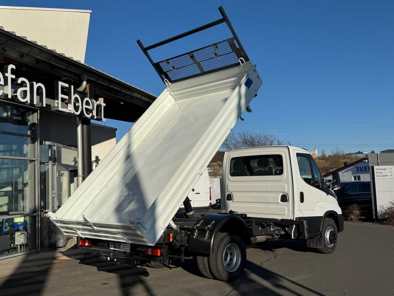 Iveco 70C18H Meiller 3-S.Kipper *2xAHK*Klima* - Billenőplatós kisteherautó: 3 kép. Iveco 70C18H Meiller 3-S.Kipper *2xAHK*Klima* - Billenőplatós kisteherautó: 3 kép.