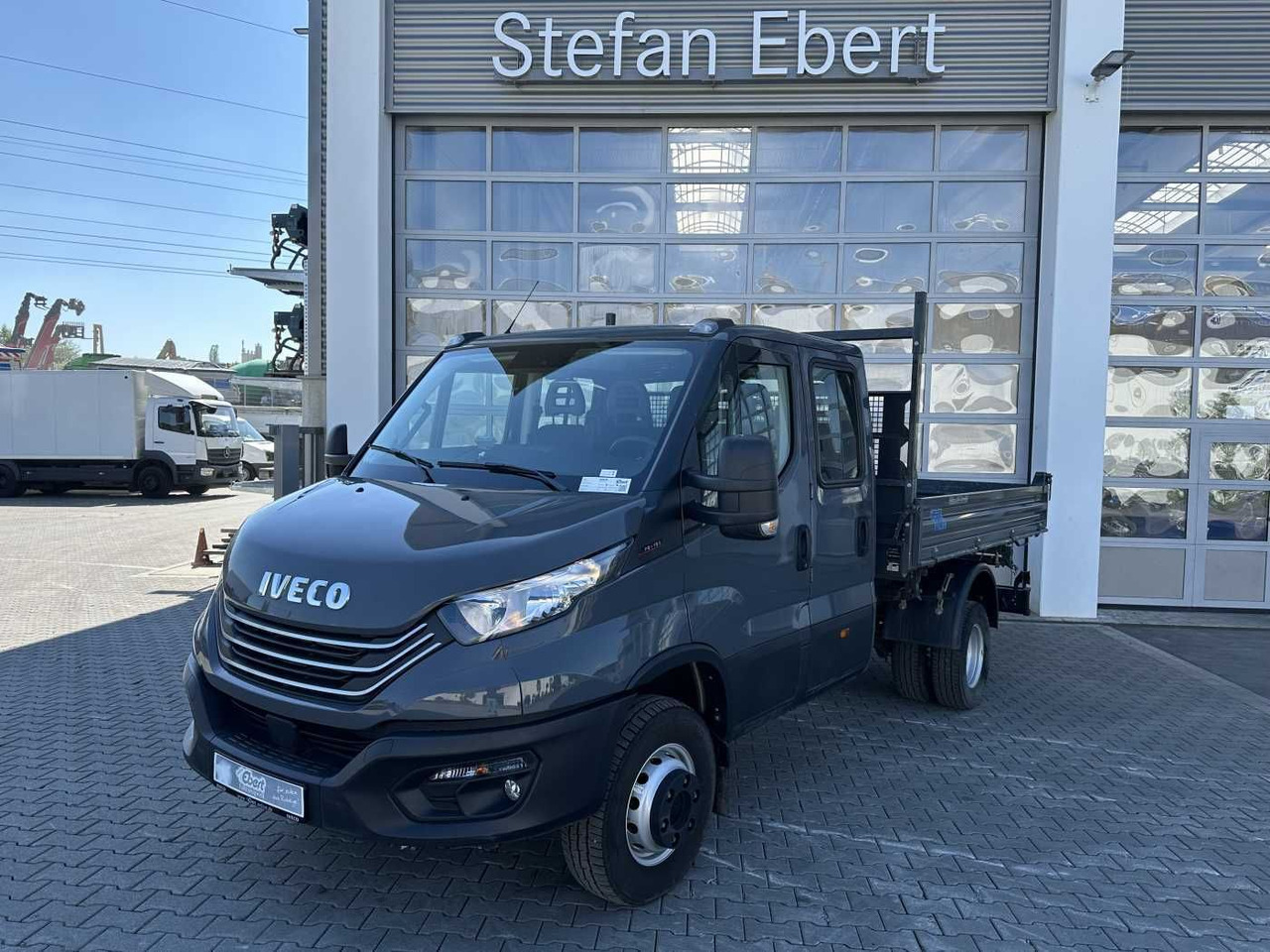 Iveco 70C18H Meiller 3-S.Kipper *R.3750mm*7Sitze*AHK* - Billenőplatós kisteherautó: 1 kép. Iveco 70C18H Meiller 3-S.Kipper *R.3750mm*7Sitze*AHK* - Billenőplatós kisteherautó: 1 kép.
