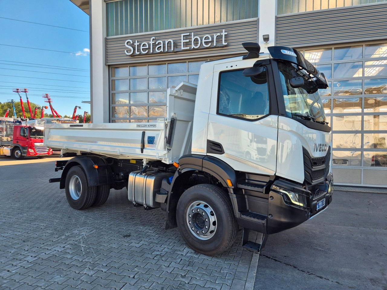 Iveco AD200X46 HR OFF Meiller 3-S.-Kipper *MirrorCam* - Billenőplatós teherautó: 5 kép. Iveco AD200X46 HR OFF Meiller 3-S.-Kipper *MirrorCam* - Billenőplatós teherautó: 5 kép.