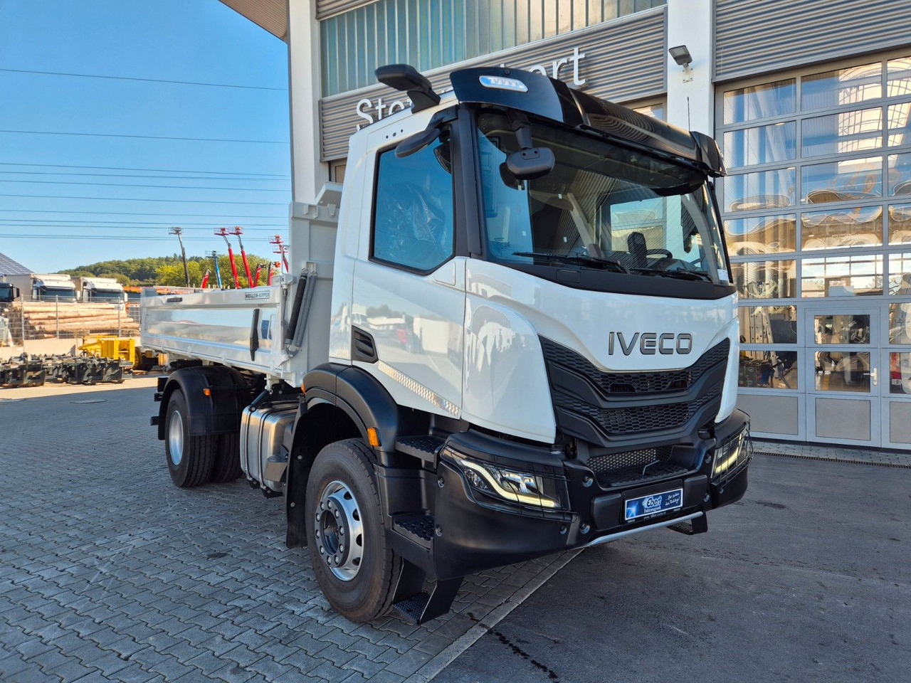 Iveco AD200X46 HR OFF Meiller 3-S.-Kipper *MirrorCam* - Billenőplatós teherautó: 3 kép. Iveco AD200X46 HR OFF Meiller 3-S.-Kipper *MirrorCam* - Billenőplatós teherautó: 3 kép.