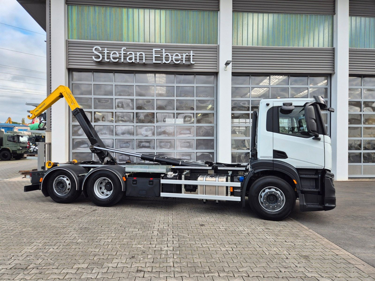Iveco AD280X46Y/PS ON Palfinger PH T 20 SLD5 Intarder - Horgos rakodó teherautó: 3 kép. Iveco AD280X46Y/PS ON Palfinger PH T 20 SLD5 Intarder - Horgos rakodó teherautó: 3 kép.